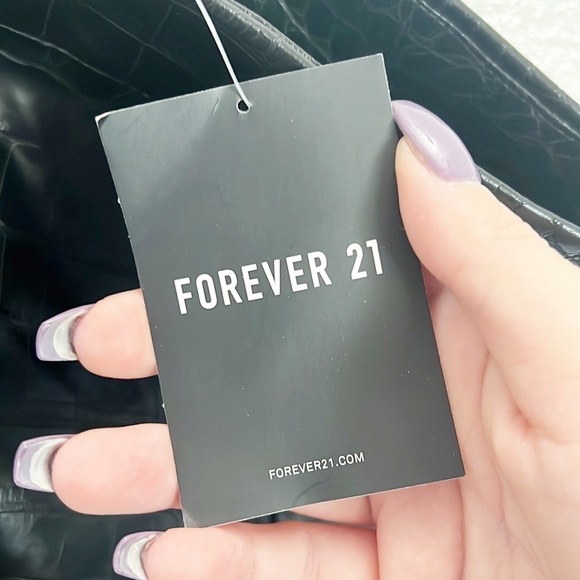 Forever 21 Black Snake Skin Faux Leather NEW Mini Skirt - Picture 10 of 11